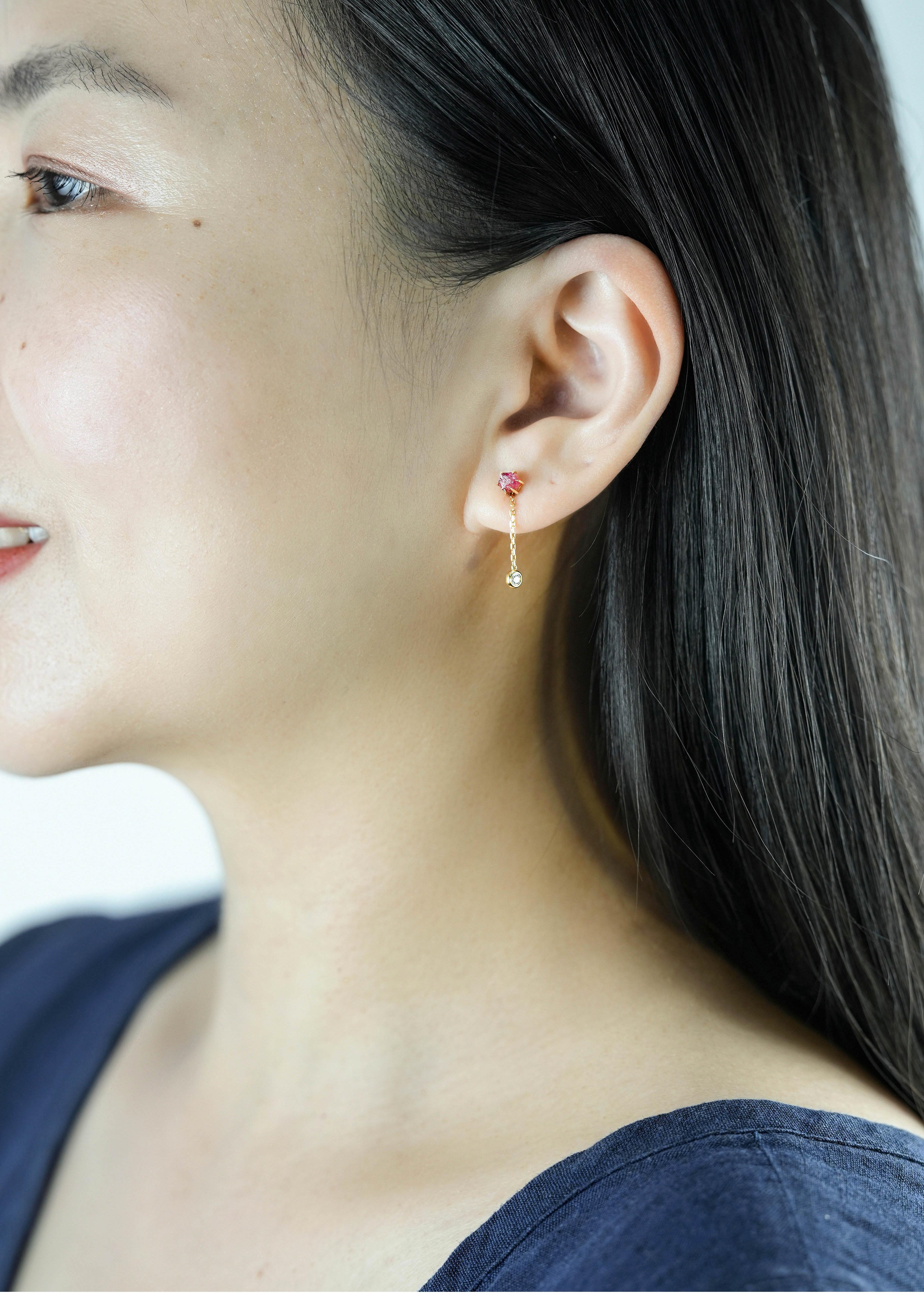 18kt Yellow Gold Red Beryl Stud Earrings