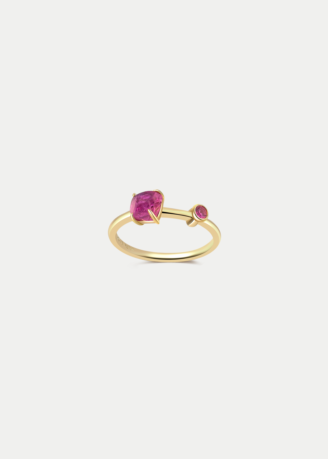 18kt Yellow Gold Sapphire Ring
