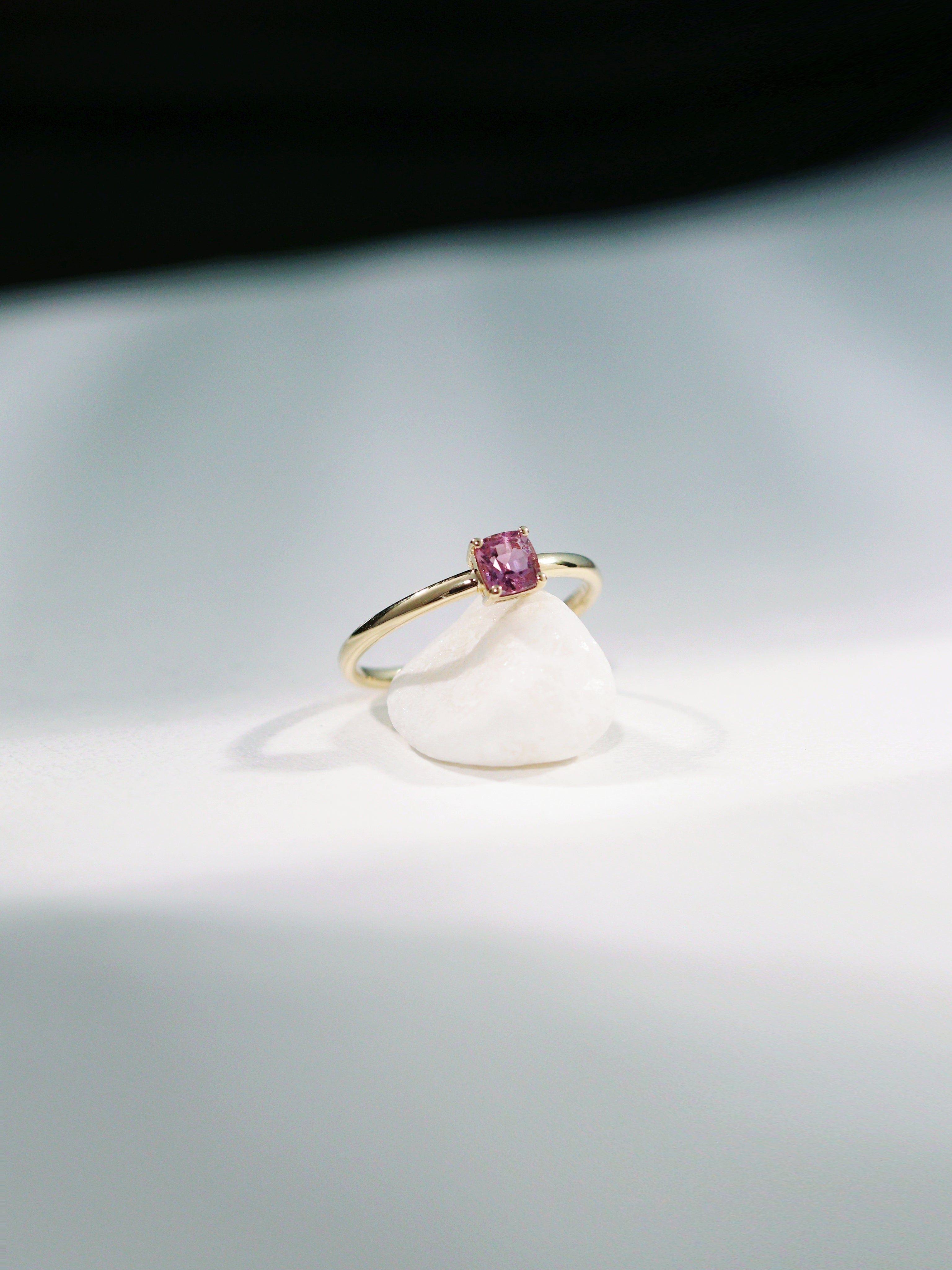 18kt Yellow Gold Sapphire Ring