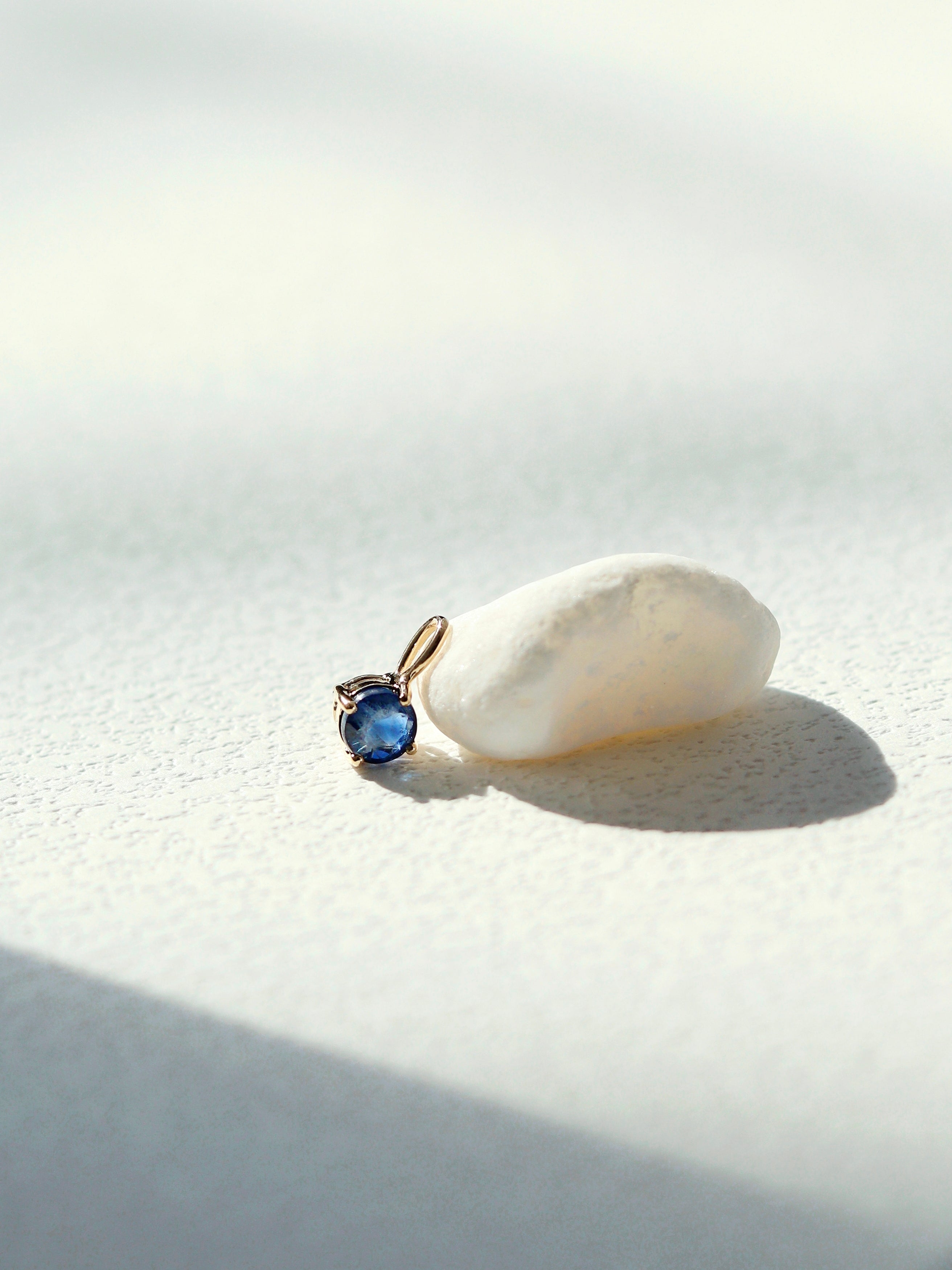 18K Gold Freeform Gemstone Bead & Colored Gemstone Small Pendant Necklace
